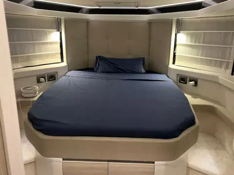 15 - VIP Cabin