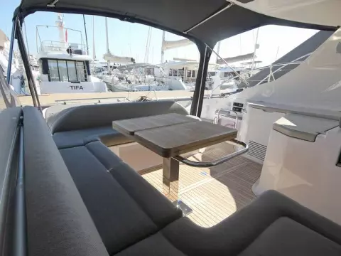 10 - Cockpit