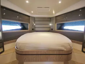 24 - VIP Cabin