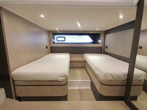 28 - Twin Cabin