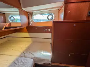 32 - Guest Cabin