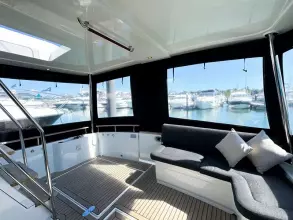 17 - Aft Cockpit