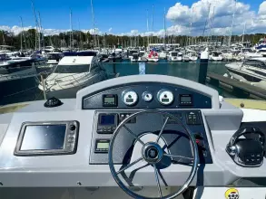 9 - Flybridge Helm