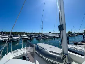 10 - Flybridge