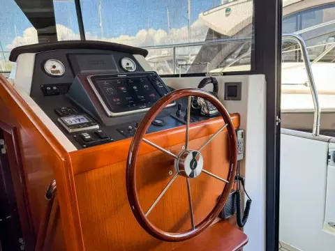 24 - Helm