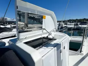 6 - Flybridge Wet Bar