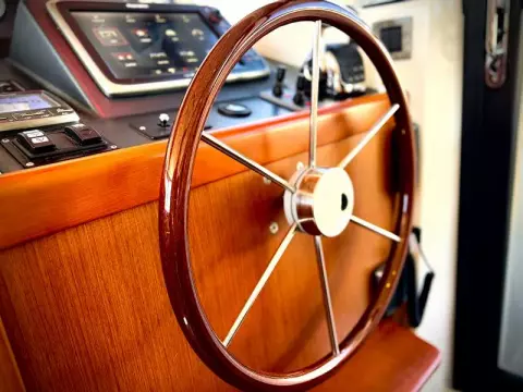 25 - Helm
