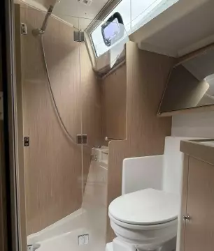 Head With Separate Shower