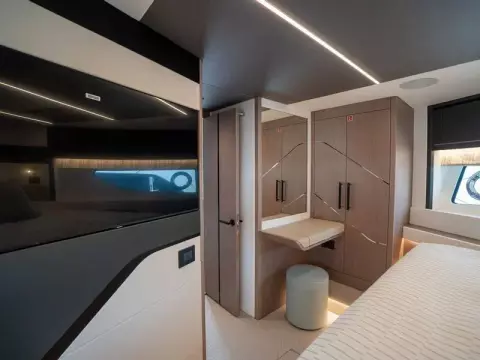 30 - VIP Cabin