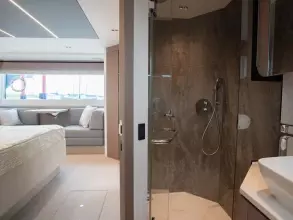 27 - Master Cabin En Suite