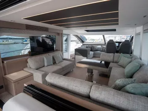 11 - Saloon
