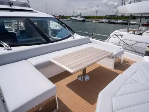 8 - Foredeck