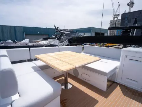 3 - Flybridge