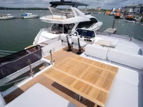 2 - Flybridge