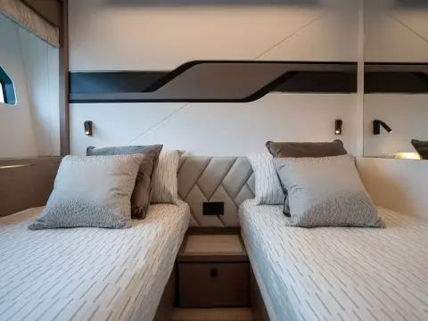 32 - Twin Guest Cabin