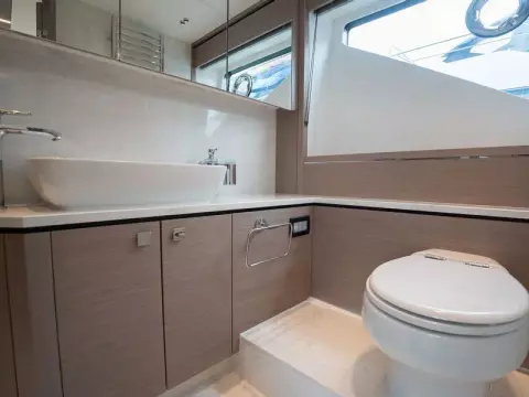 26 - Master Cabin En Suite