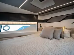 27 - VIP Cabin