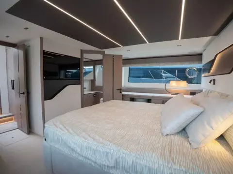 24 - Master Cabin