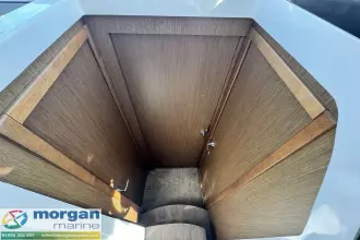 Jeanneau Merry Fisher 895 Offshore - stairs