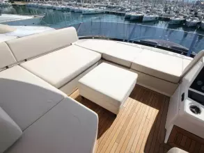 12 - Flybridge