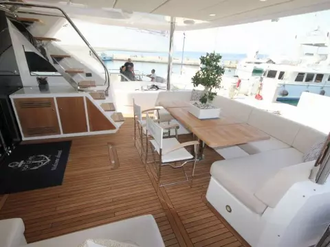 20 - Aft Cockpit