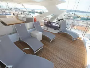 5 - Flybridge