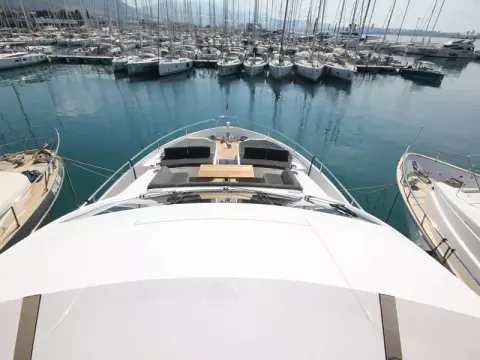 15 - Foredeck