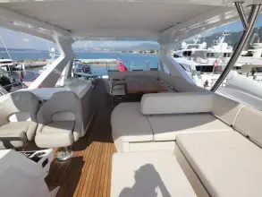 14 - Flybridge