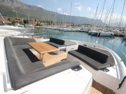 17 - Foredeck