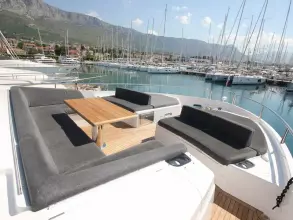 17 - Foredeck