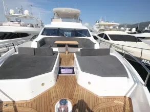 16 - Foredeck