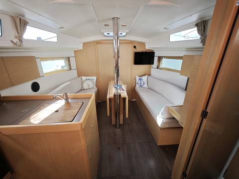 Oceanis 35.1  10