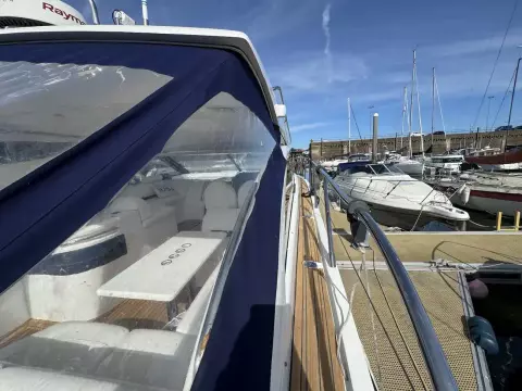 2011 Princess V42 12