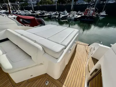 2011 Princess V42 15