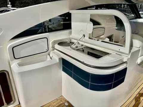 2011 Princess V42 19