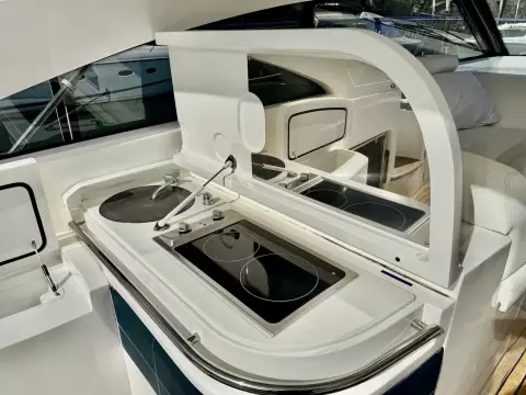 2011 Princess V42 20