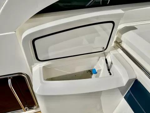 2011 Princess V42 21