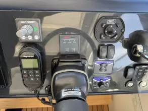 2011 Princess V42 29