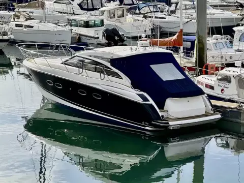 2011 Princess V42 4