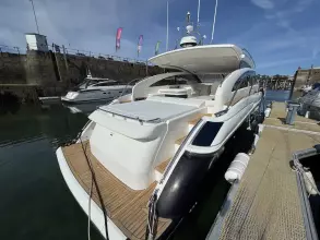 2011 Princess V42 7