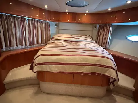 14 - VIP Cabin