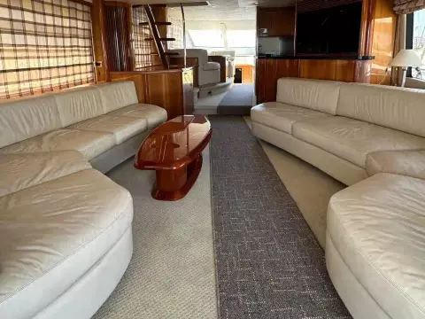 5 - Saloon