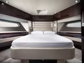 35 - VIP Cabin