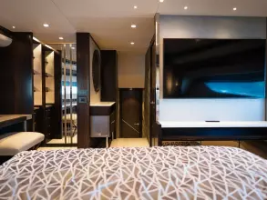 39 - VIP Cabin