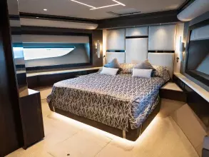 38 - VIP Cabin