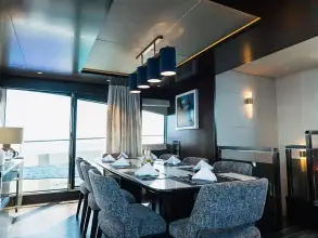 23 - Dining