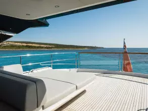 7 - Flybridge
