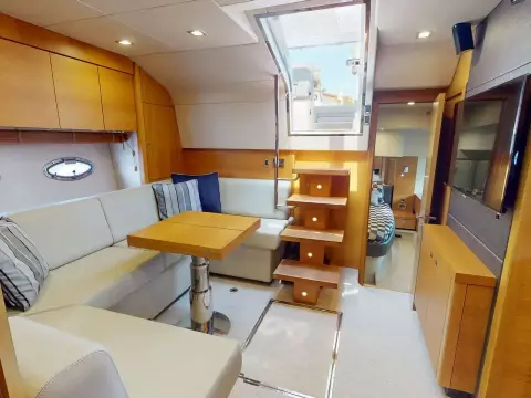 14 - Saloon