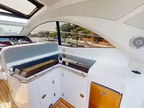 7 - Wet Bar