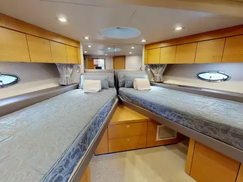 19 - VIP Cabin